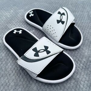 Under Armour slides / sandals